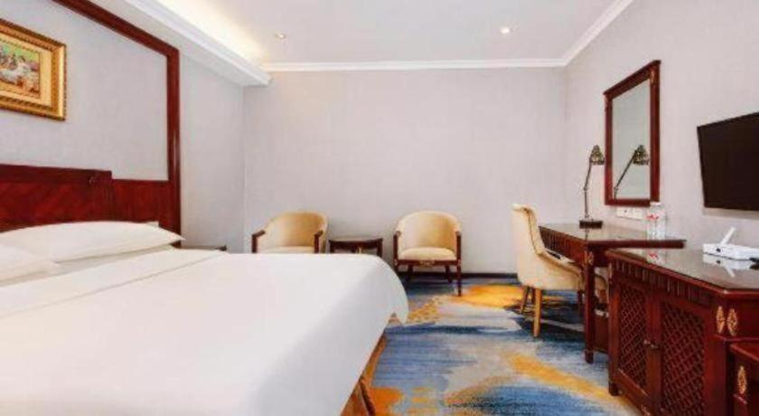 Viennahotel Dongguan Fenggang Yongsheng Street 25/50