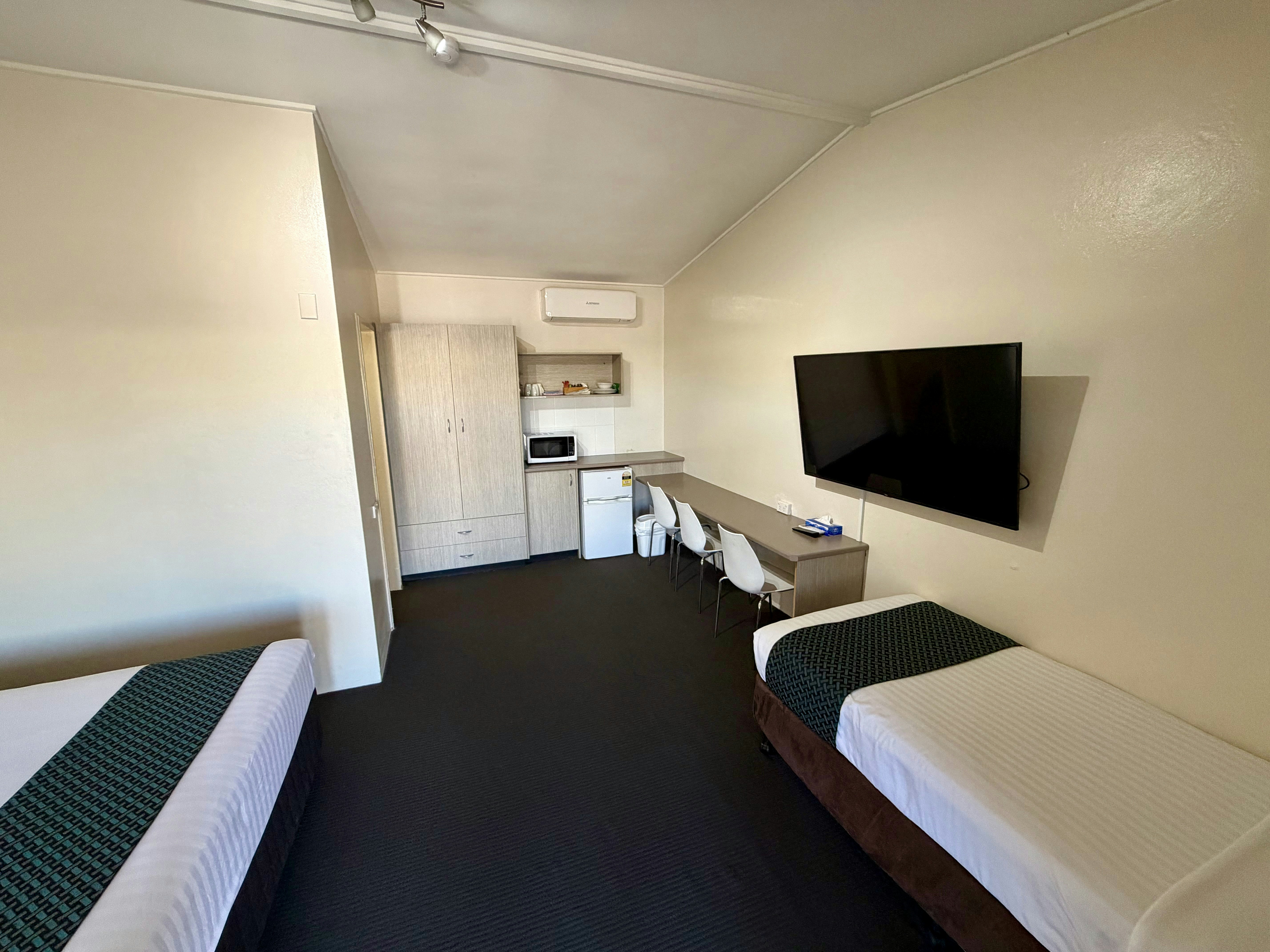 The Ashwood Motel 10/18