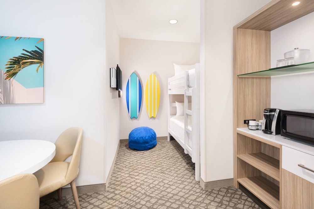 SpringHill Suites by Marriott Panama City Beach Beachfront 15/48