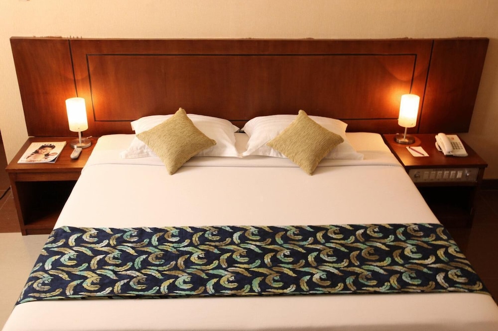 Hotel Oval Surabaya 8/28