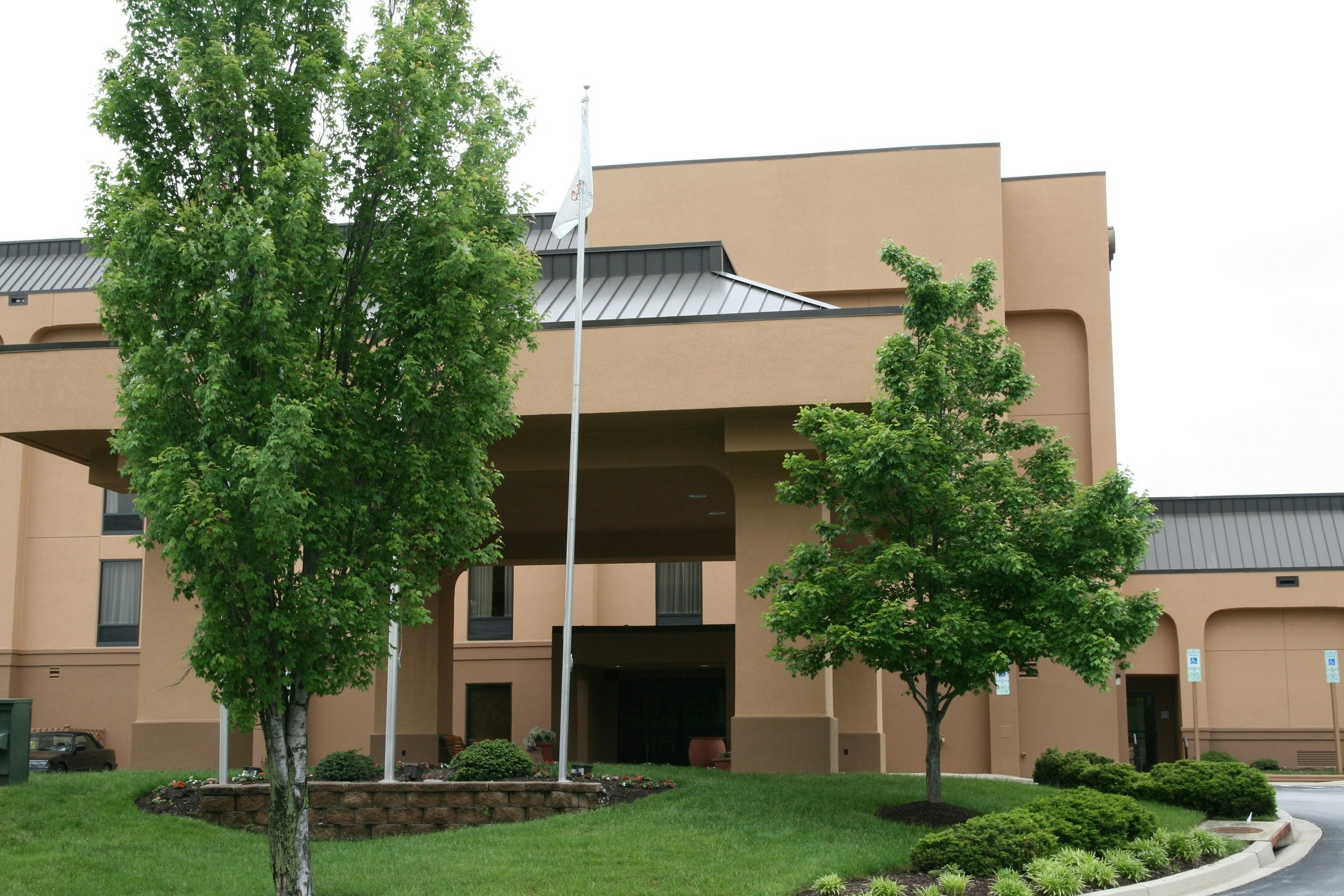 HAMPTON INN COLUMBIA 46/46