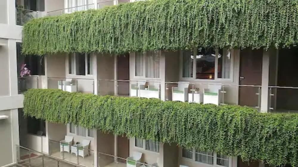 Ohana Hotel Kuta 63/69