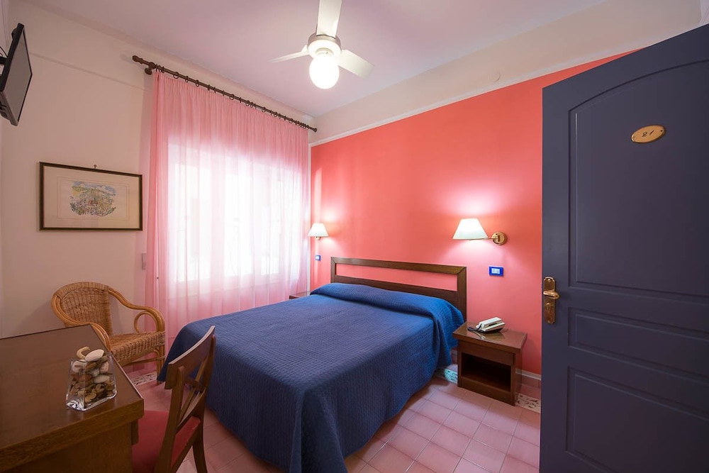 Hotel Sole 15/50