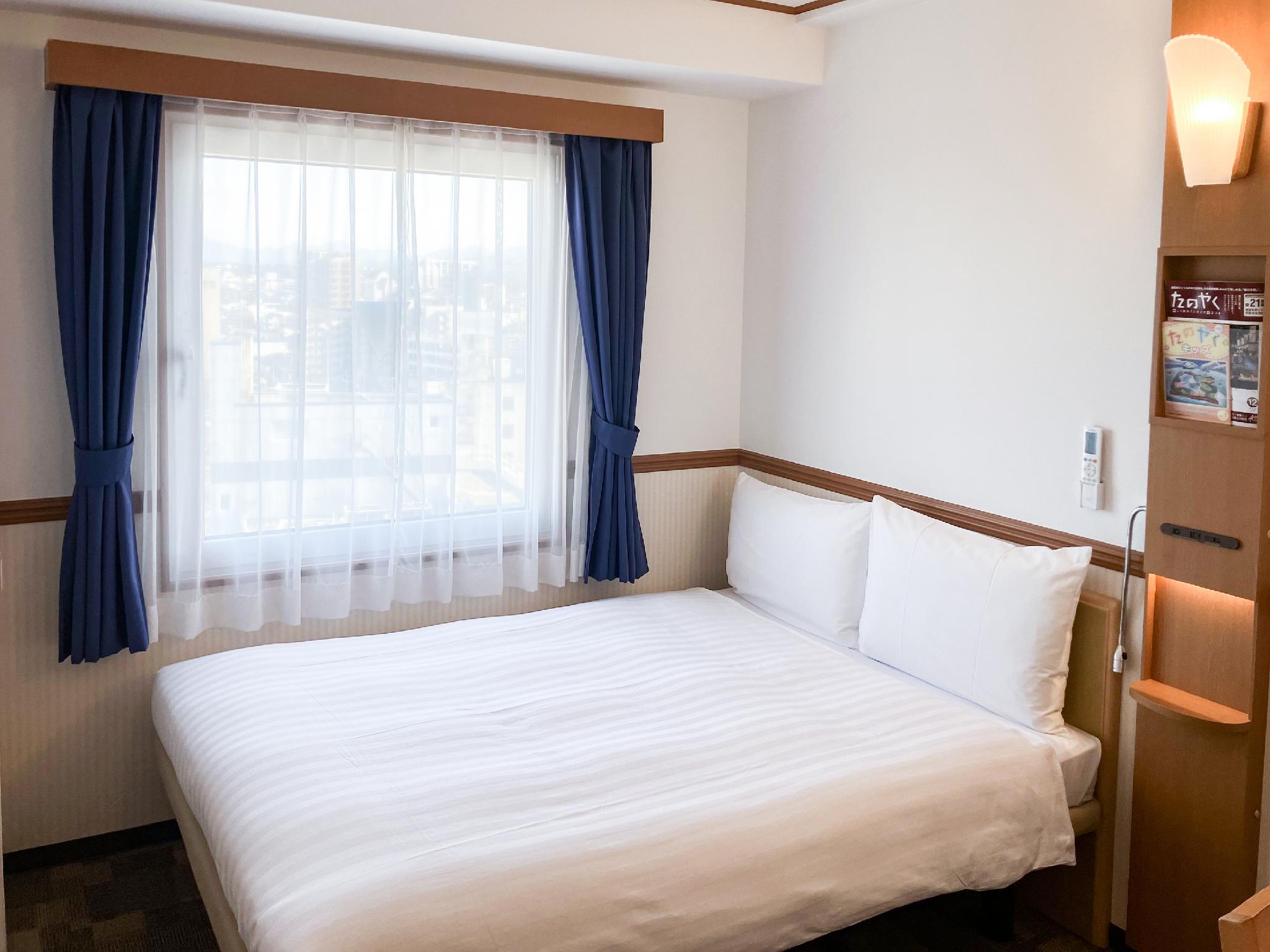 Semi Room, Economy, Semi Double Bed, Smoking