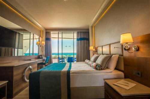 Room, Double or Twin Bed, Lateral Side Sea View