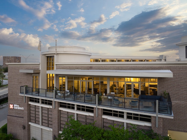 Hilton Garden Inn Charleston Waterfront Downtown
