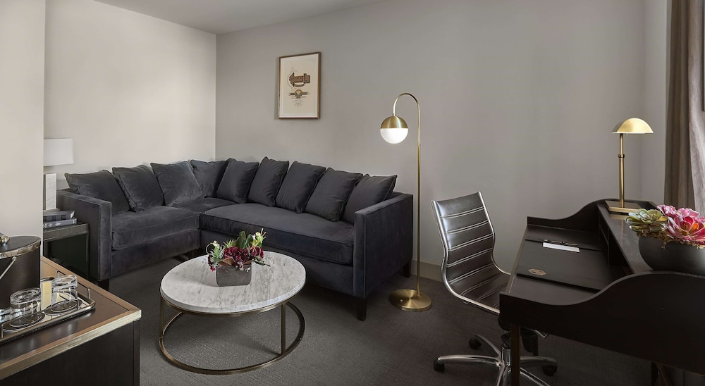 Hotel Phillips Kansas City Curio Collection by Hilton 41/50