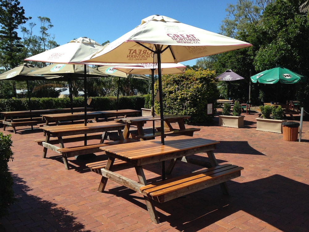 Hervey Bay Hotel and Resort 24/27