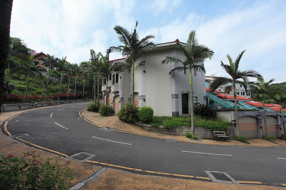Regale Villa Hotel 63/73