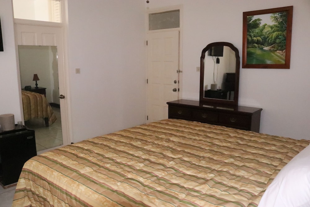 Pink Rock Bed & Breakfast 7/58