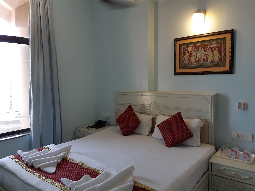 Hotel Niladri 12/25