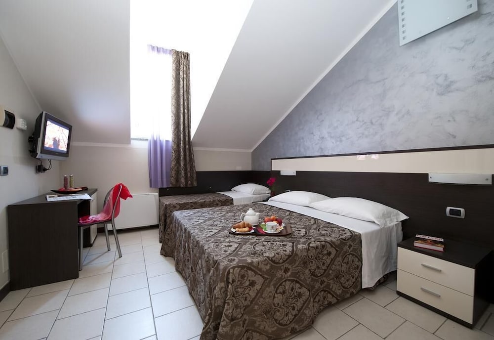 HOTEL IDEALE 23/44