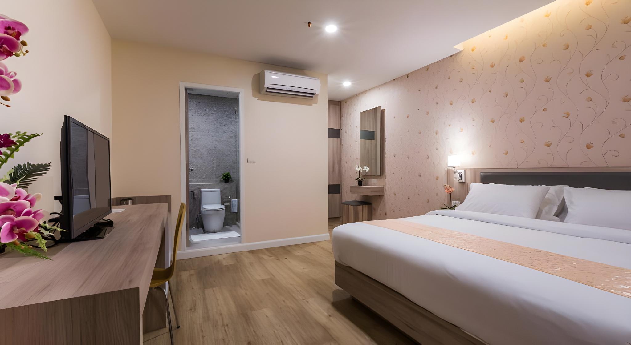 Deluxe, Double Bed, No Window