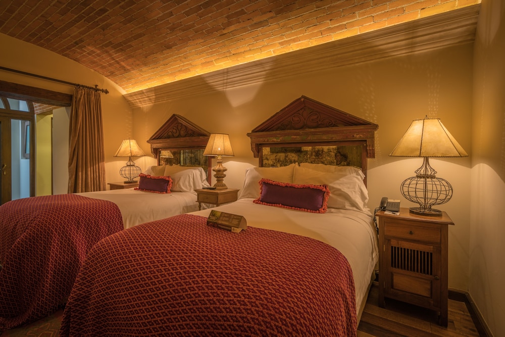 Pensativo House Hotel(formerly Casa Rosal Hotel Boutique) 24/64