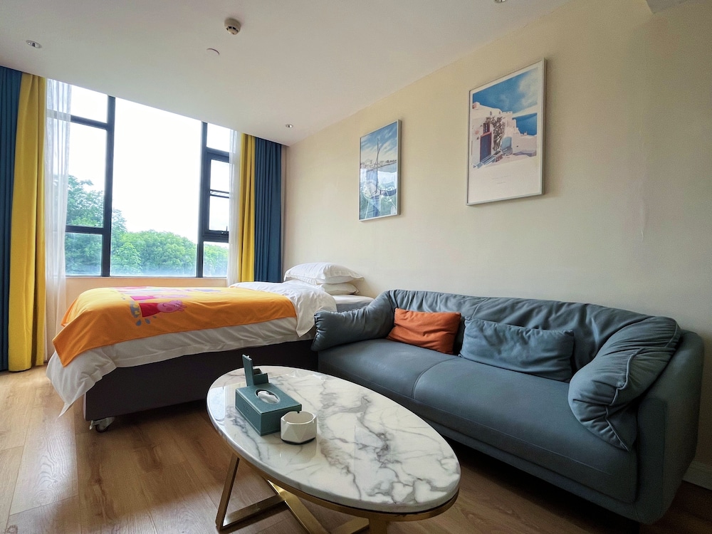 Guilin O-LIVE Social Hotel 30/50