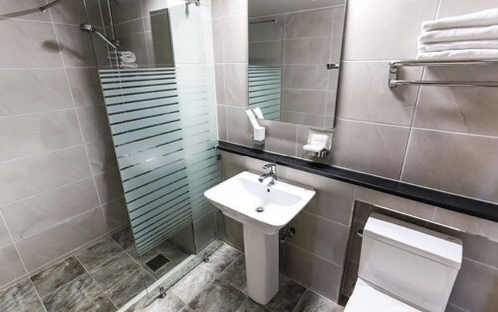 Hotel 52 54/57