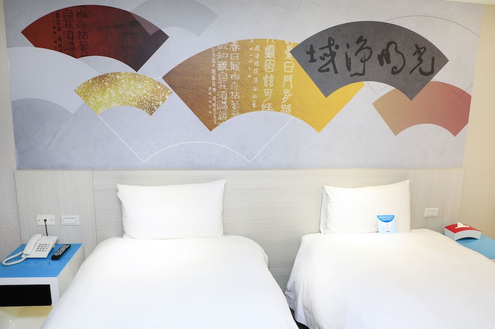 Wholesome Hotel 23/50
