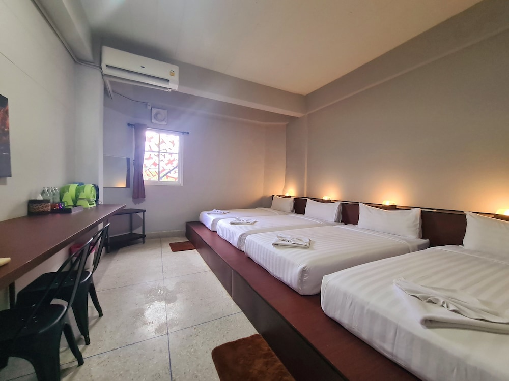FAMILY, 4 BEDS, PRIVATE BATHROOM