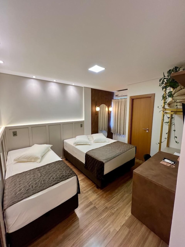 Arcas Hotel 7/23