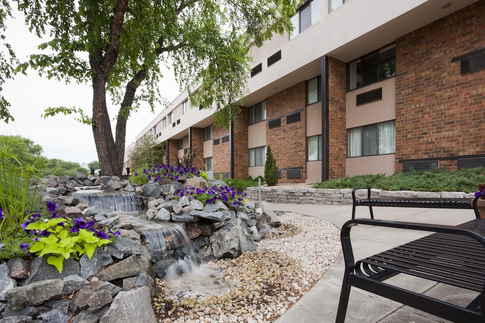 Holiday Inn Hotel And Suites St Cloud 3/60