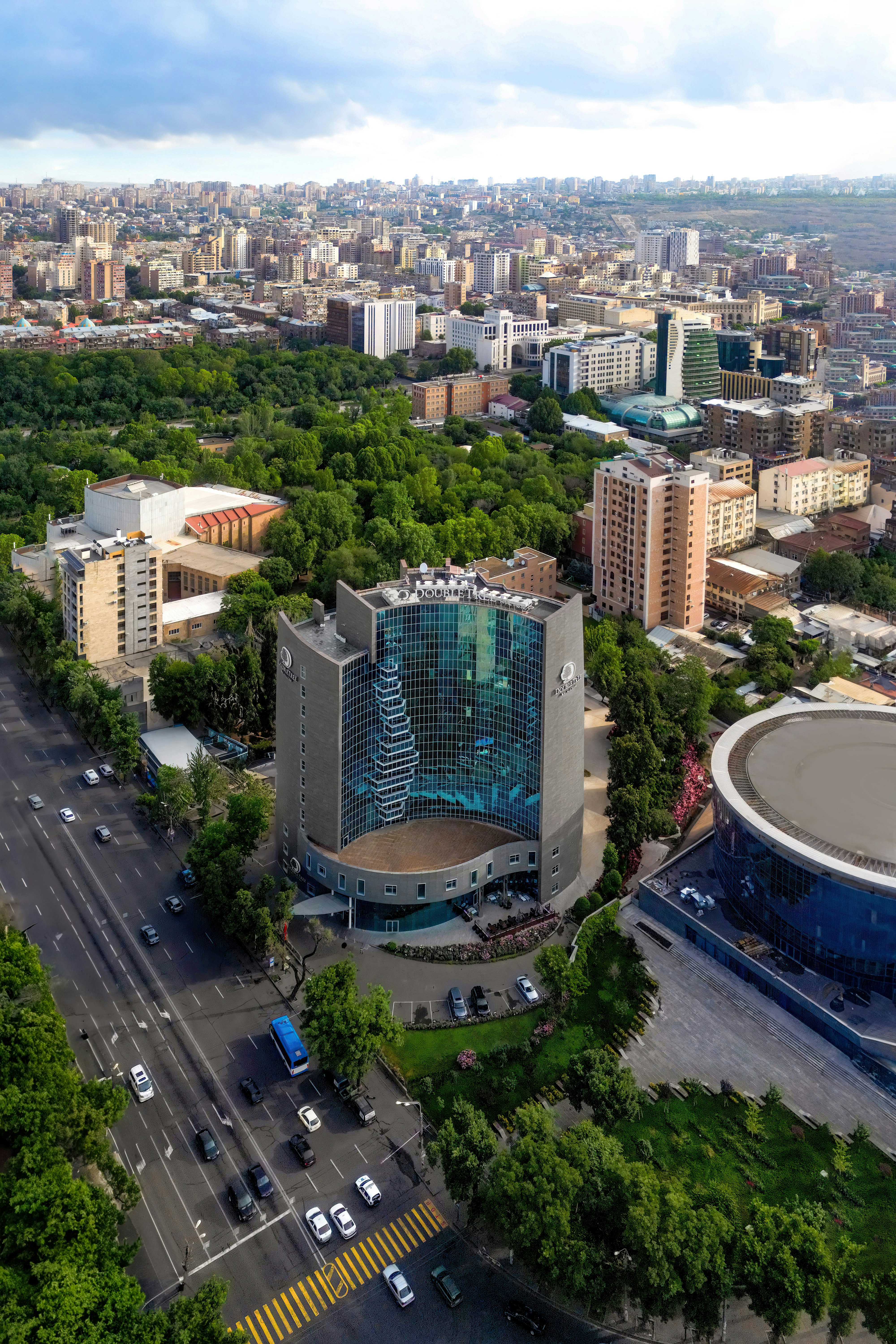 Doubletree By Hilton Hotel Yerevan City Centre 66/67