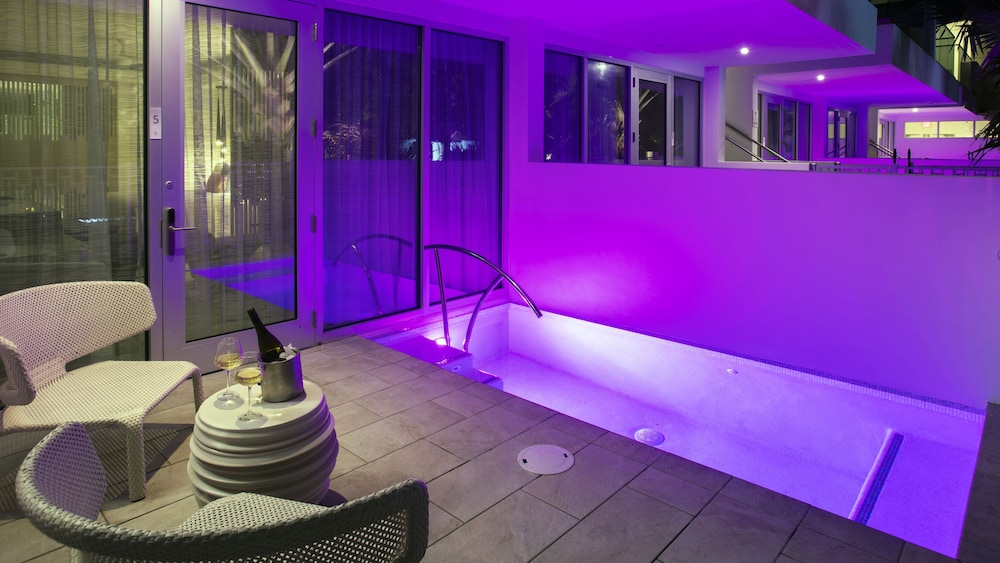 H2o Suites Hotel 37/58