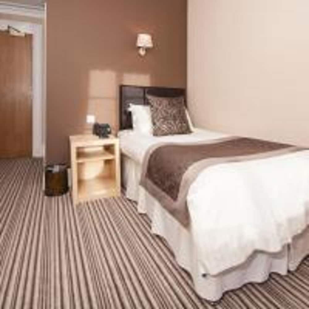Best Western Burnett Arms Hotel 7/23