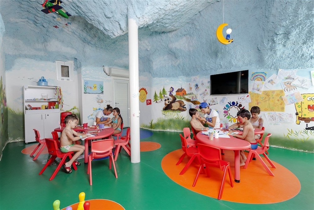 Karmir Resort And Spa Hotel 38/50