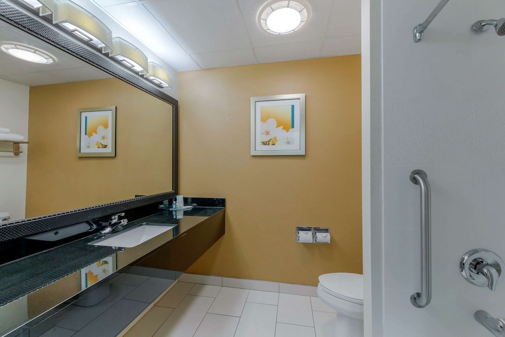 Quality Inn and Suites Sandusky 22/40