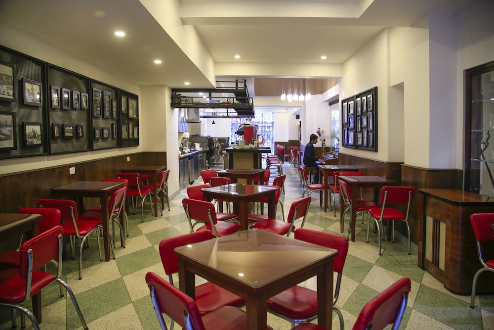 Hotel Museo San Moritz 42/50