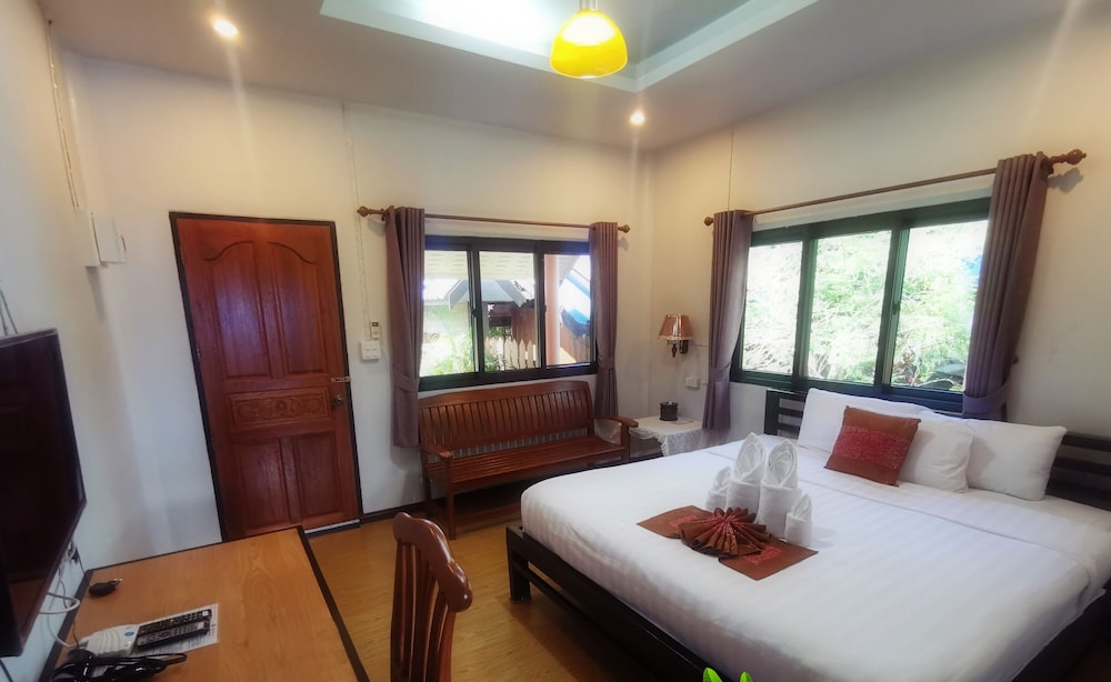 Banphu Montalang Resort 8/27