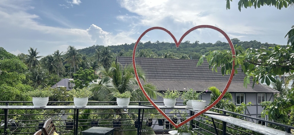 Coco Valley Hotel & Restaurant 52/64