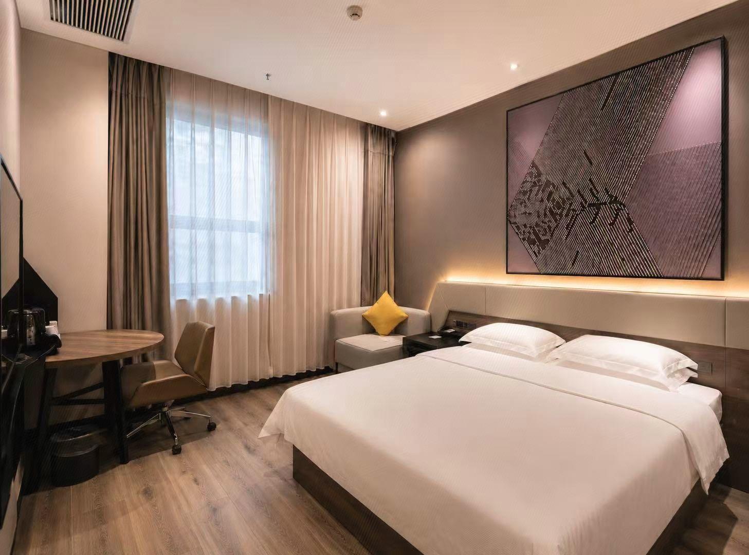 IU Hotels Wuhan Jianghan Road Metro Station 27/50
