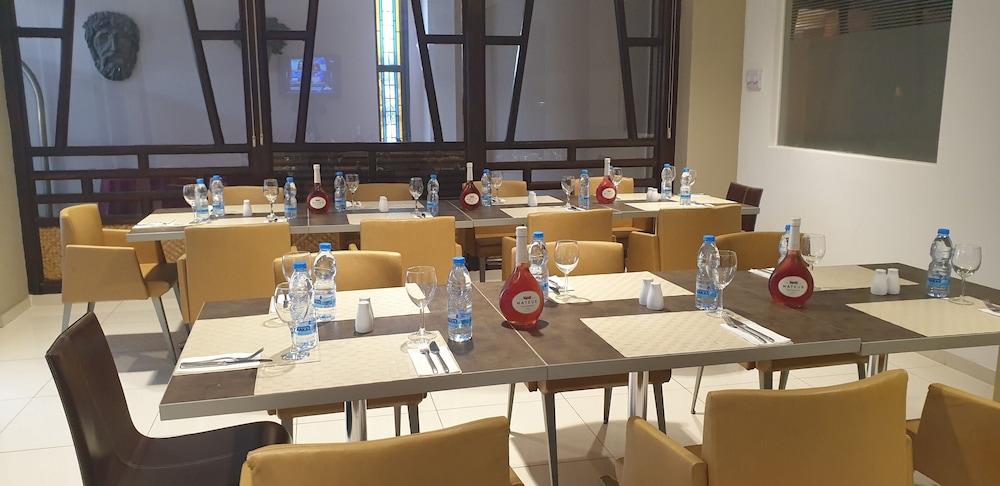 Castelli Hotel 50/69