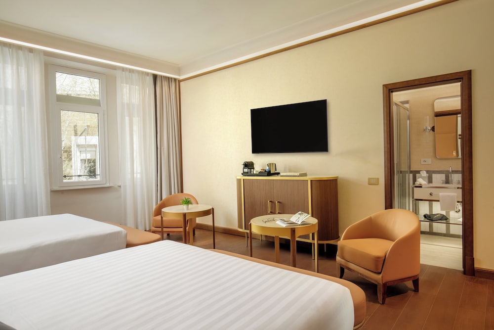 Imperiale Hotel 24/56