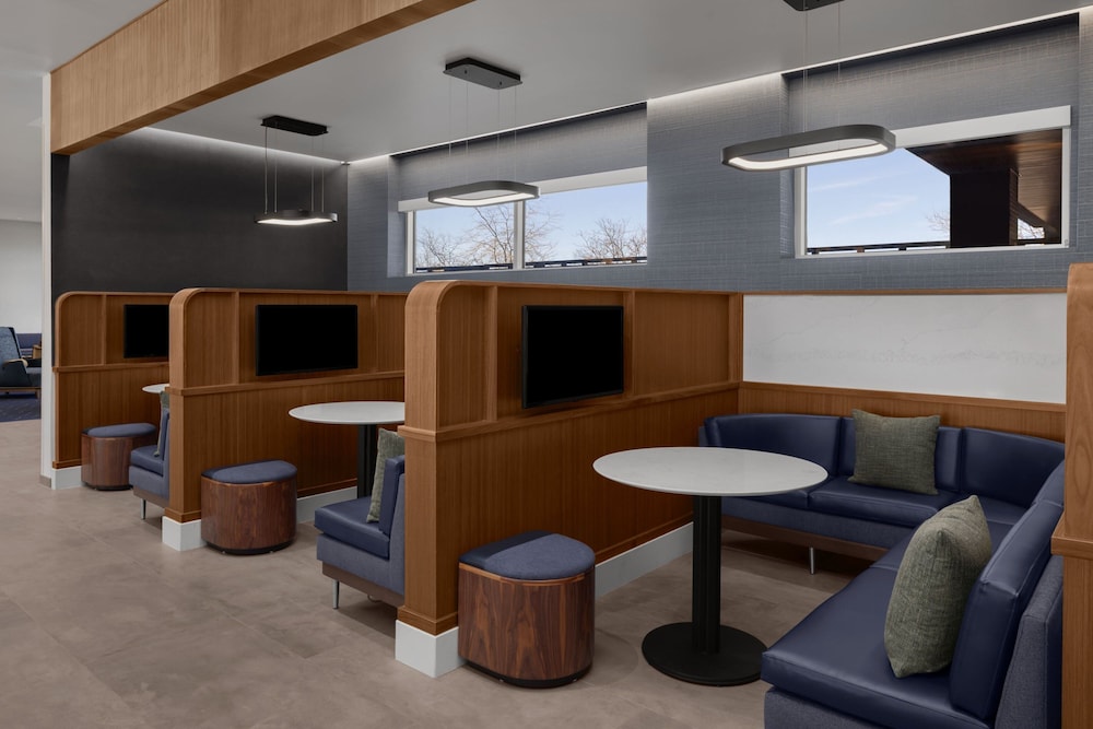 Courtyard by Marriott Orem University Place 33/38