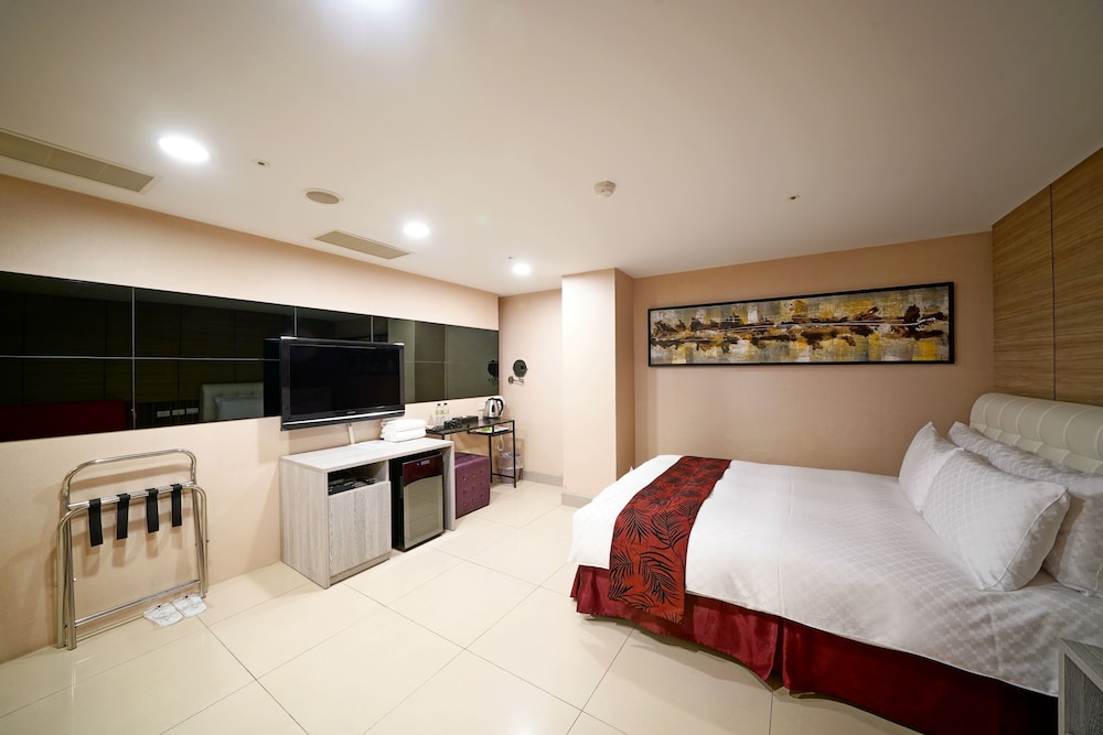 Business, Double Bed, No Window