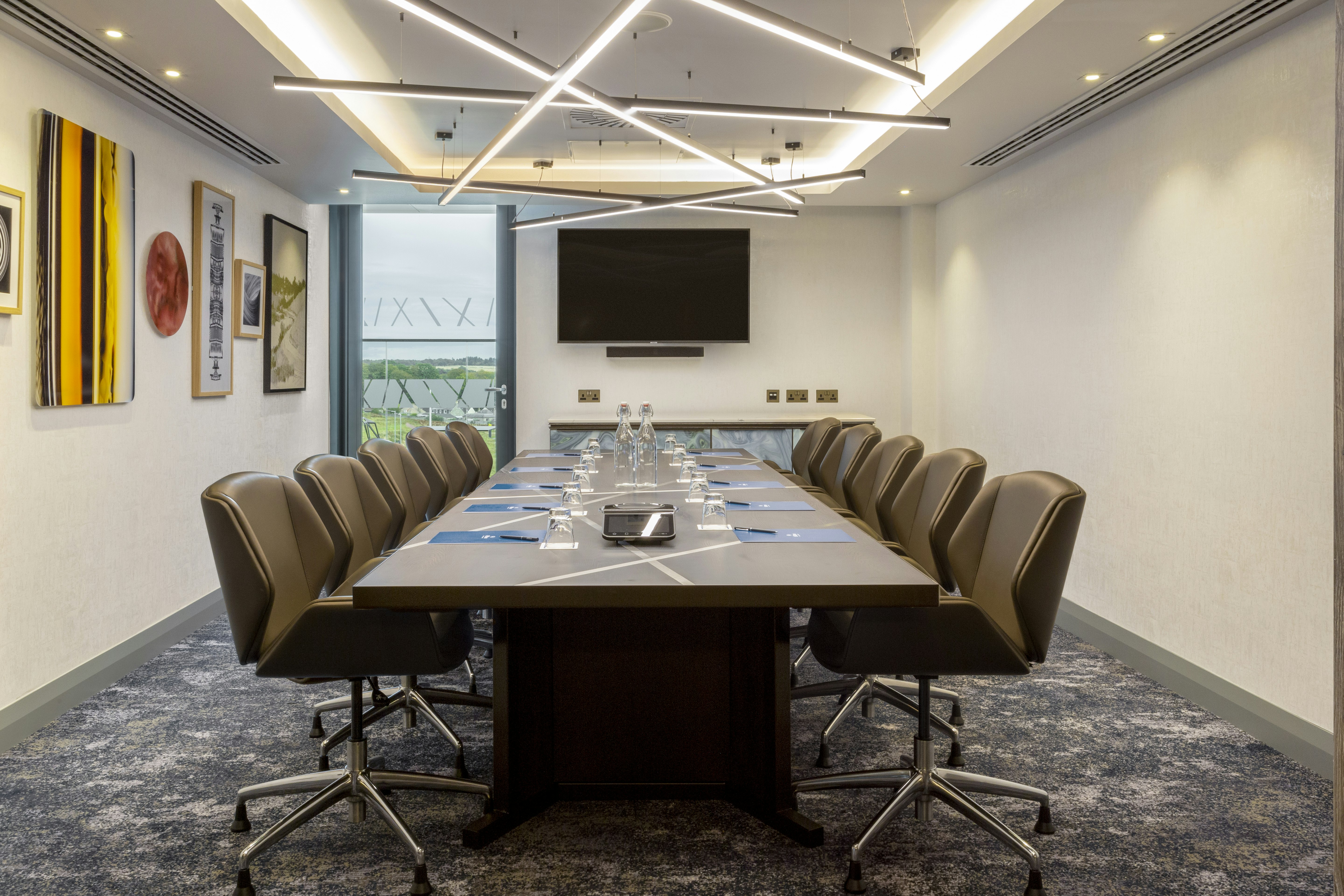 Hilton Aberdeen TECA 55/64