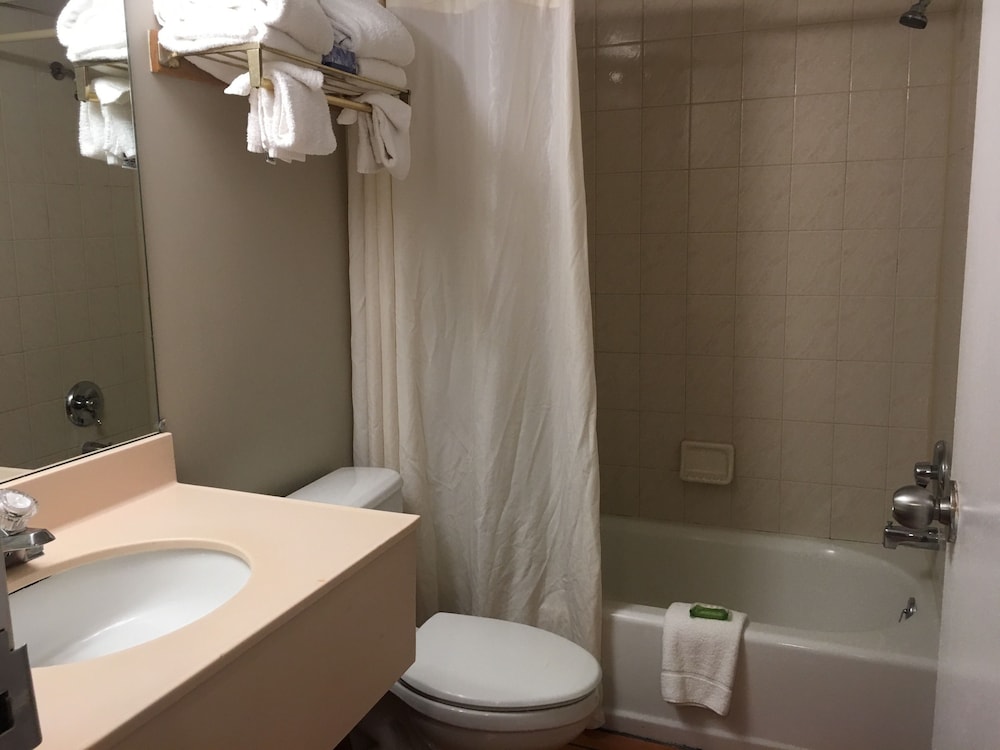 Tidelands Caribbean Hotel and Suites 23/62