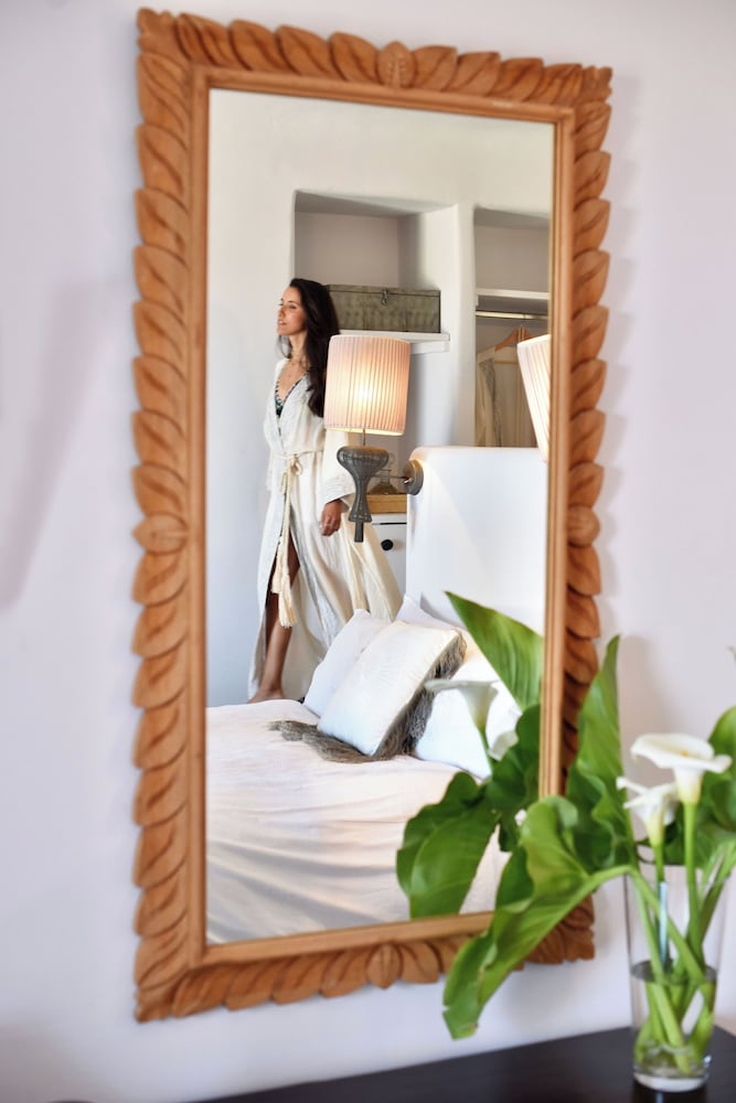Aigis Suites 9/50