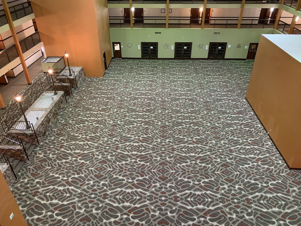 Clarion Hotel & Suites Conference Center Memphis Airport 26/31