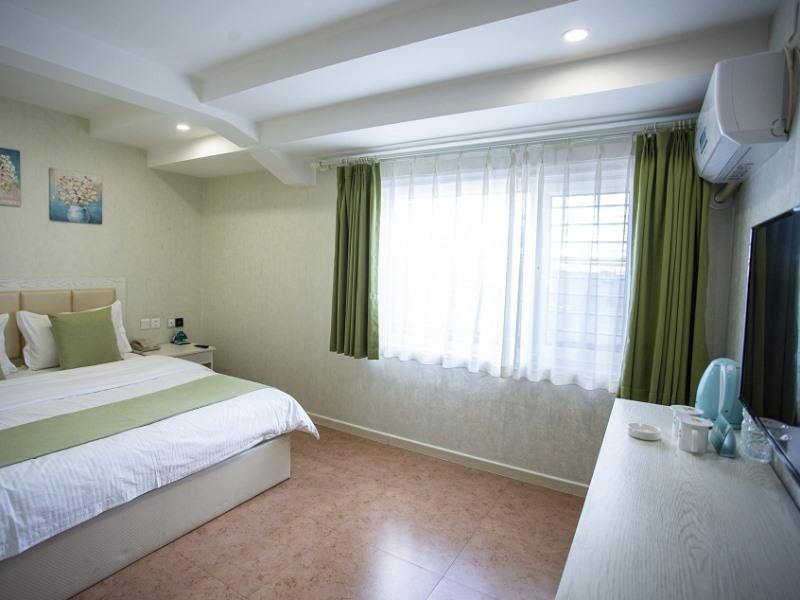 GreenTree Alliance Hulunbeier Zhalantun Railway Station Hotel 25/42