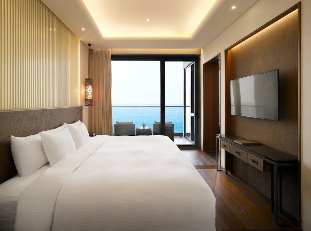 Ananti at Busan Cove 16/75