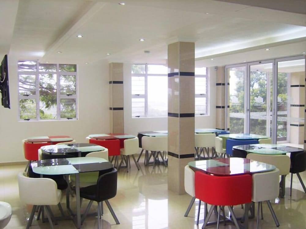 The Royal Ushaka Hotel 14/16
