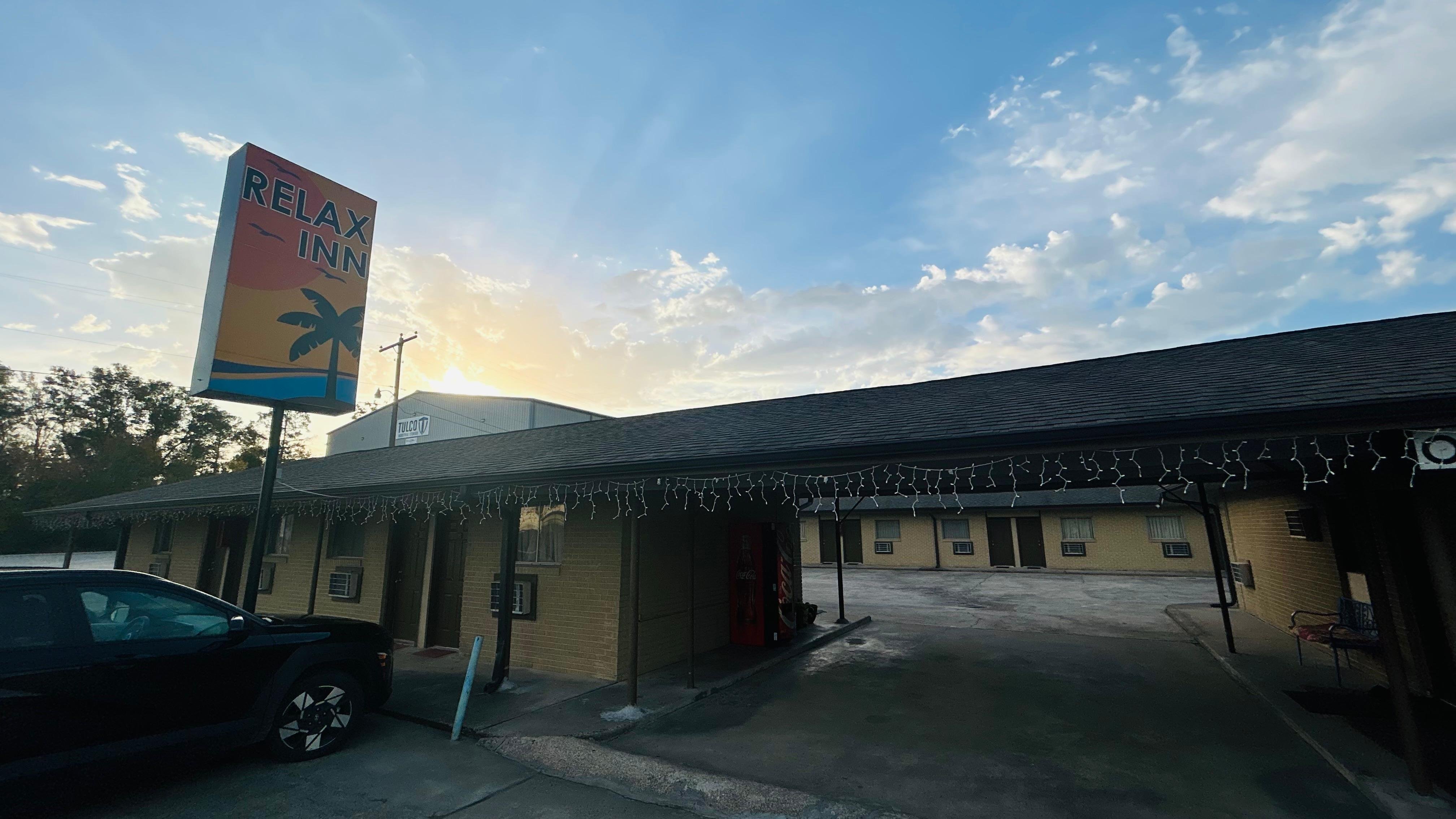 Relax Inn By OYO Sulphur Hwy 90 15/17