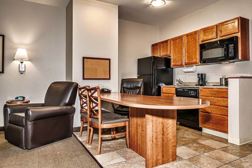 Candlewood Suites Oak Harbor 34/47