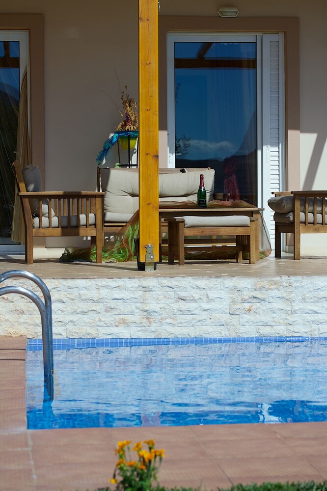 Villa Despina 5/50