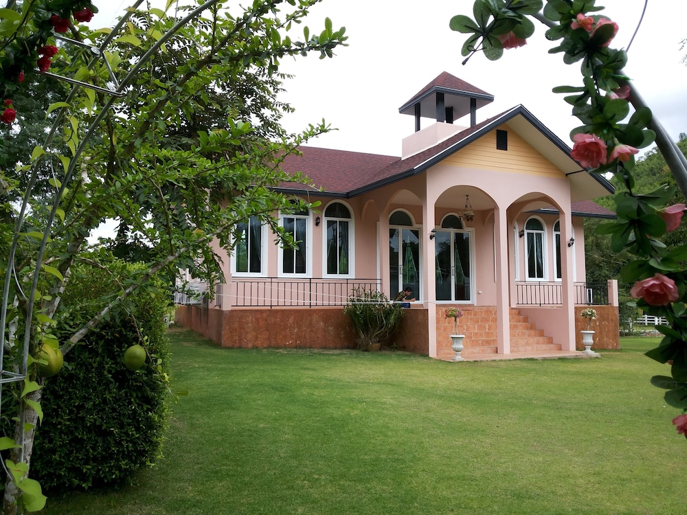 Stamp Hills Resort And Restaurant 62/71