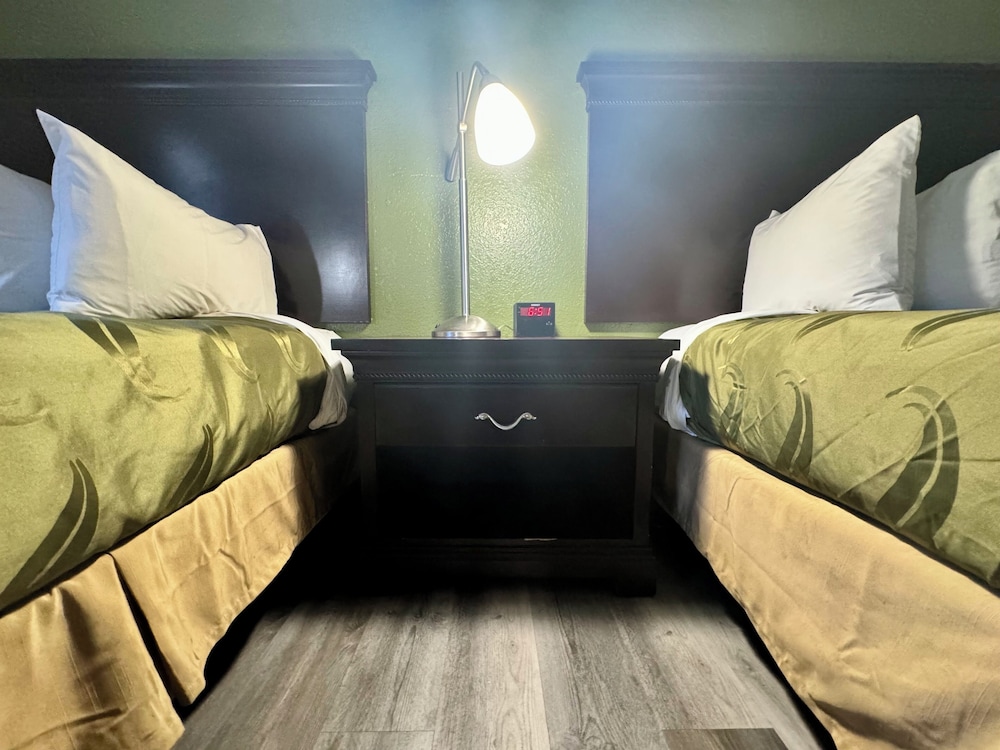 Quality Inn & Suites Alexandria MN 12/31