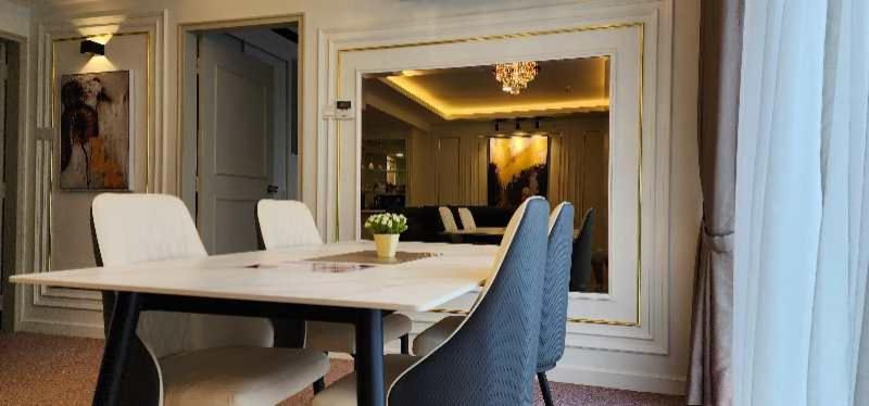 Swiss Avenue Hotel 32/41